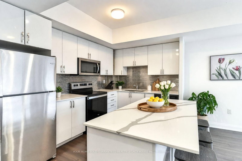 803 - 5279 Highway 7 Rd, Vaughan, L4L 0J1 | Image 2