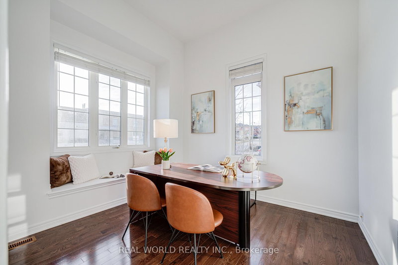 247 Selwyn Rd, Richmond Hill, L4E 0R4 | Image 3