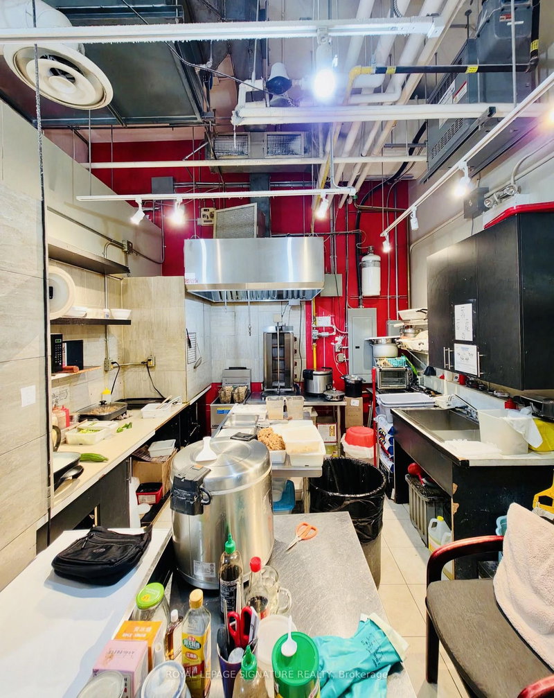 299 - 7181 Yonge St, Markham, L3T 0C7 | Image 3