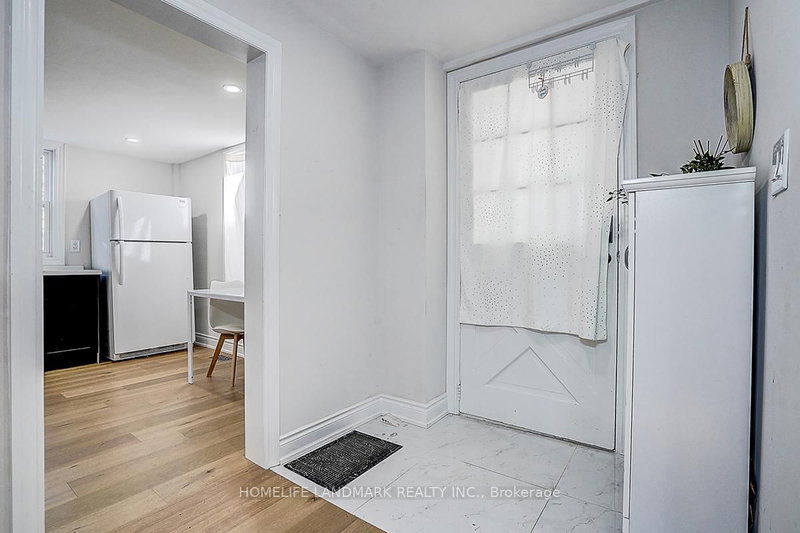 18846 Leslie St, East Gwillimbury, L0G 1V0 | Image 2