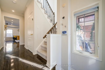 406 Reeves Way Boulevard — photo 3