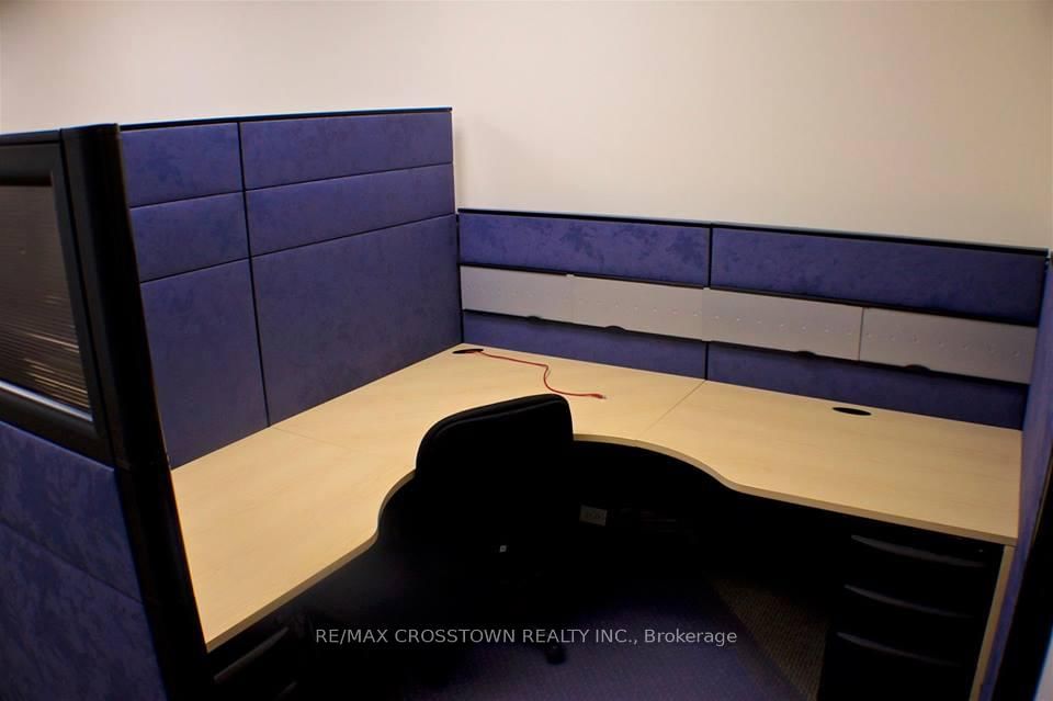 17075 Leslie Street, Unit 7-4 - Photo 10