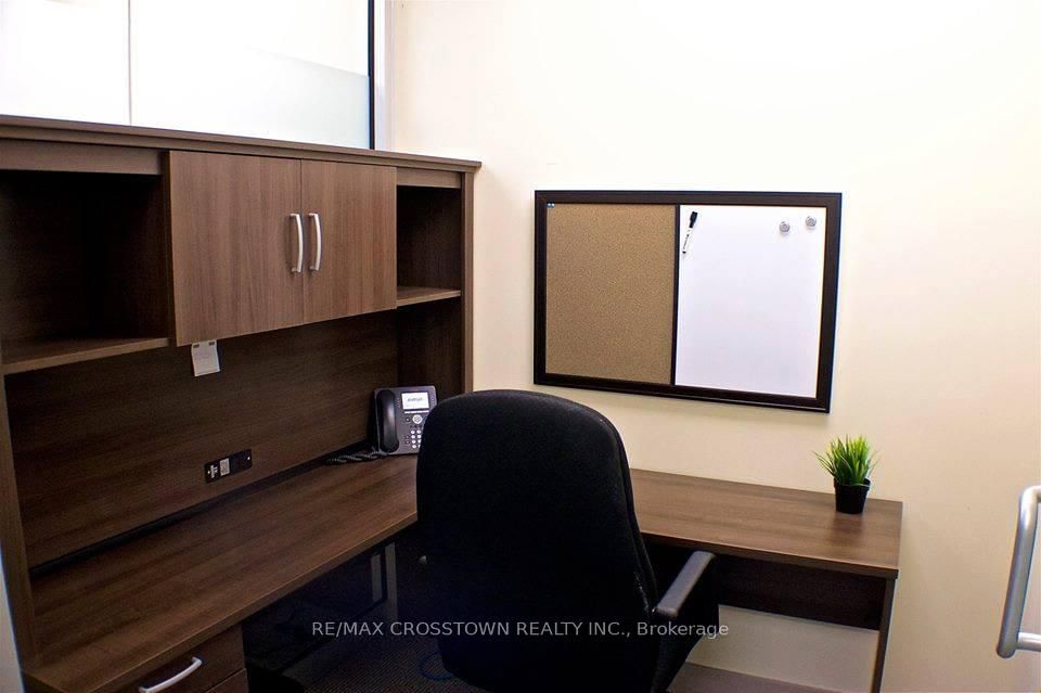 17075 Leslie Street, Unit 7-4 - Photo 3