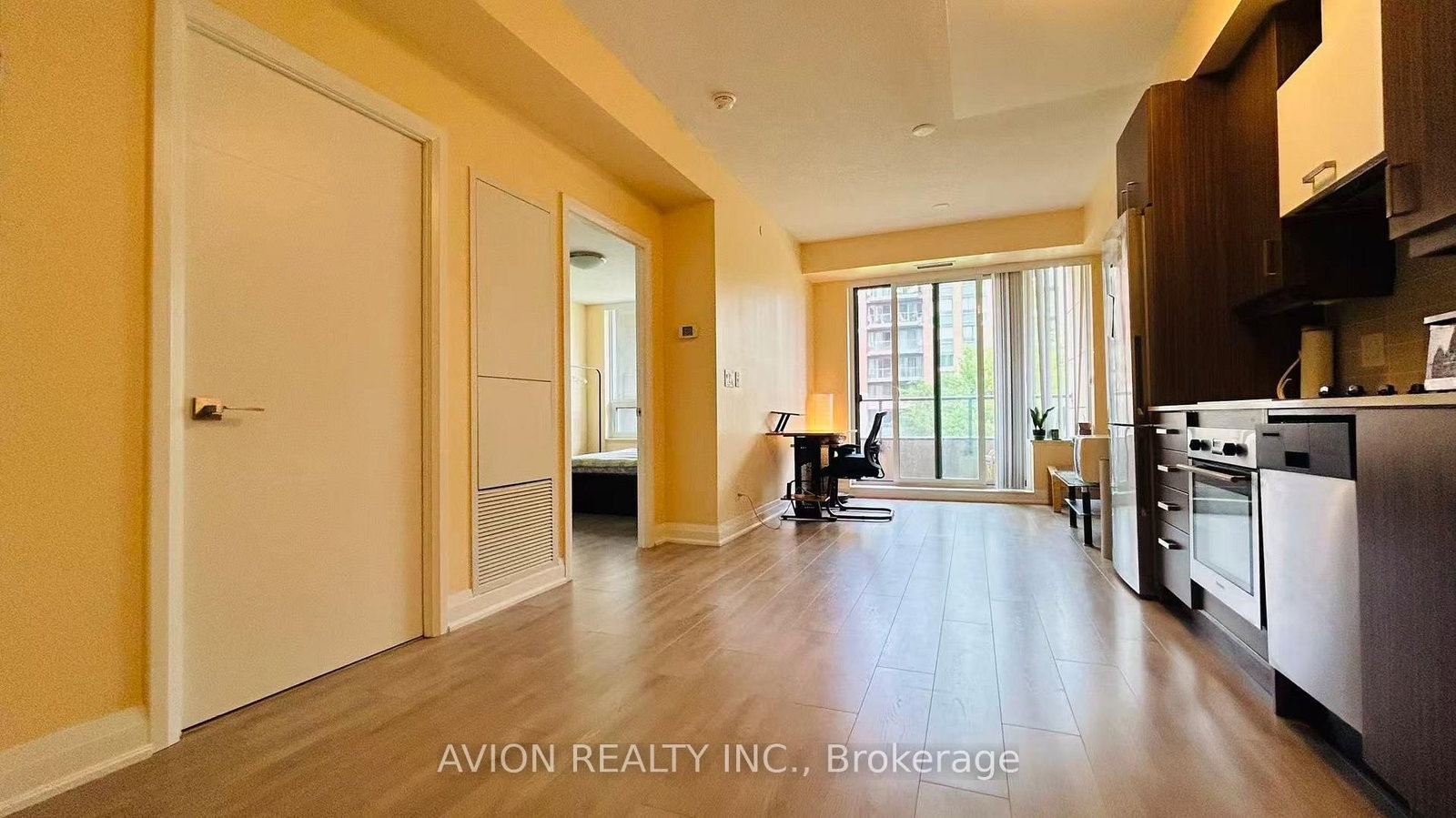 18 Uptown Drive, Unit 301 - Photo 2