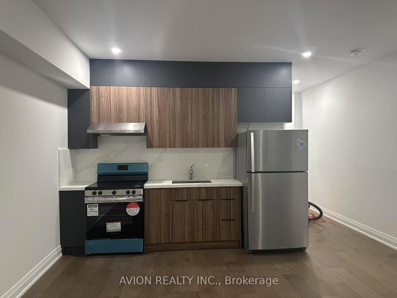 Main/Basement - 15 Persica St, Richmond Hill, L4E 1L3 | Image 3