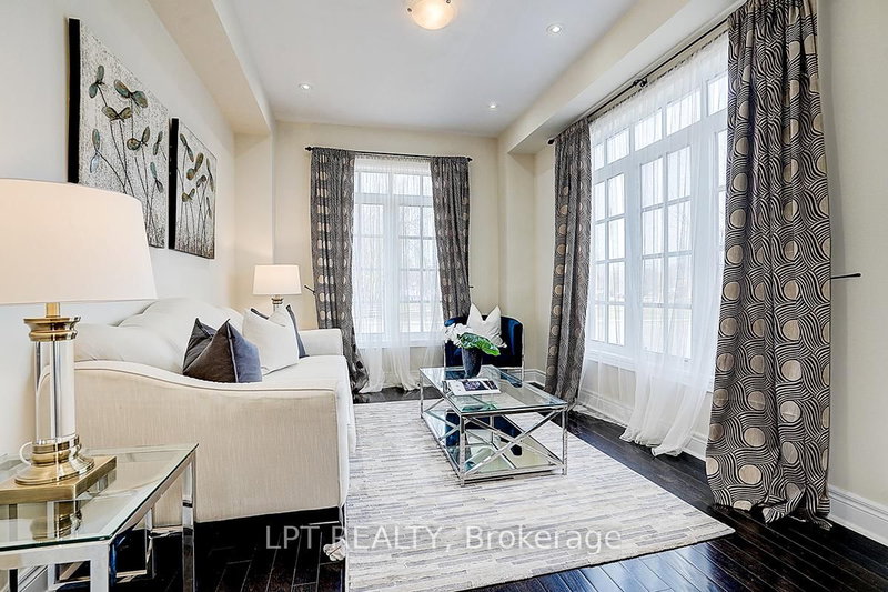 116 Dunlop St, Richmond Hill, L4C 0X1 | Image 3