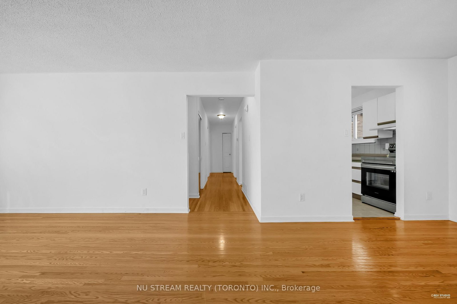 Detached House for sale at 18 Emily Carr Street, Markham, Ontario, L3R 2K4 - Unionville - MLS: N12932882