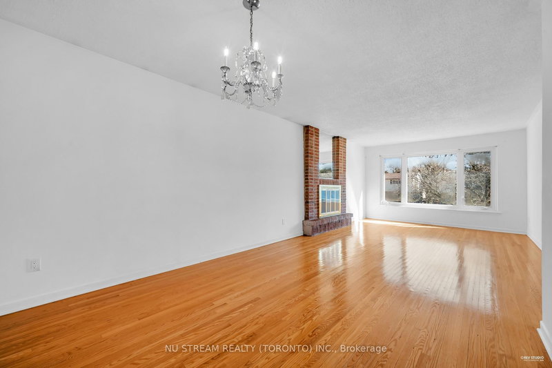 18 Emily Carr St, Markham, L3R 2K4 | Image 3