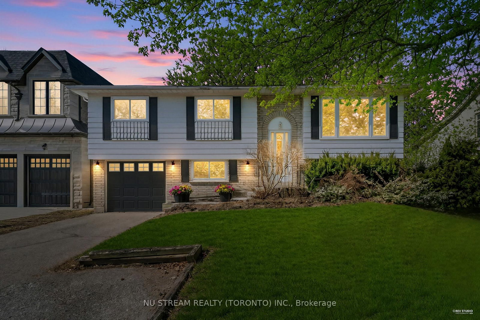 Detached House for sale at 18 Emily Carr Street, Markham, Ontario, L3R 2K4 - Unionville - MLS: N12932882