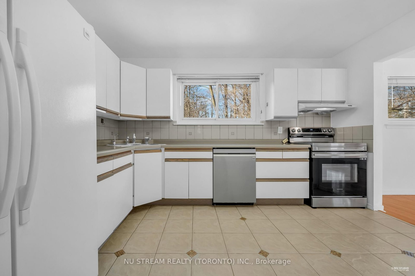 Detached House for sale at 18 Emily Carr Street, Markham, Ontario, L3R 2K4 - Unionville - MLS: N12932882