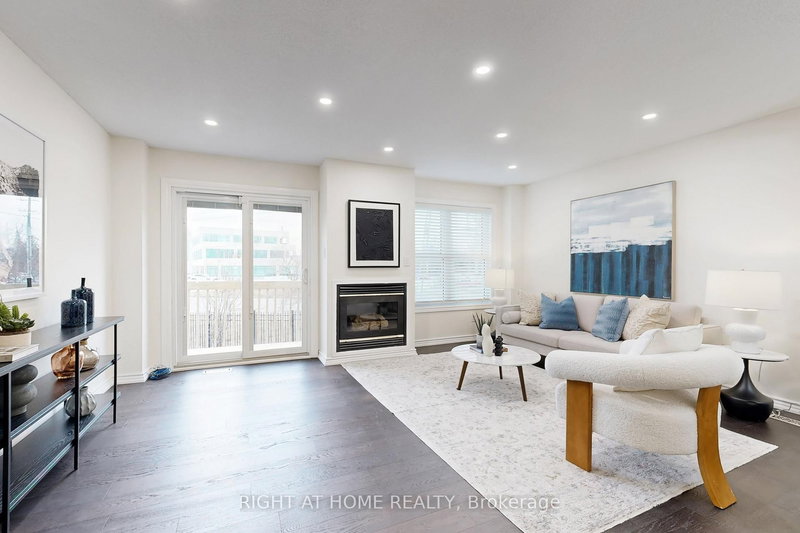 63 - 18 Brandy Lane Way N, Newmarket, L3Y 8P7 | Image 2