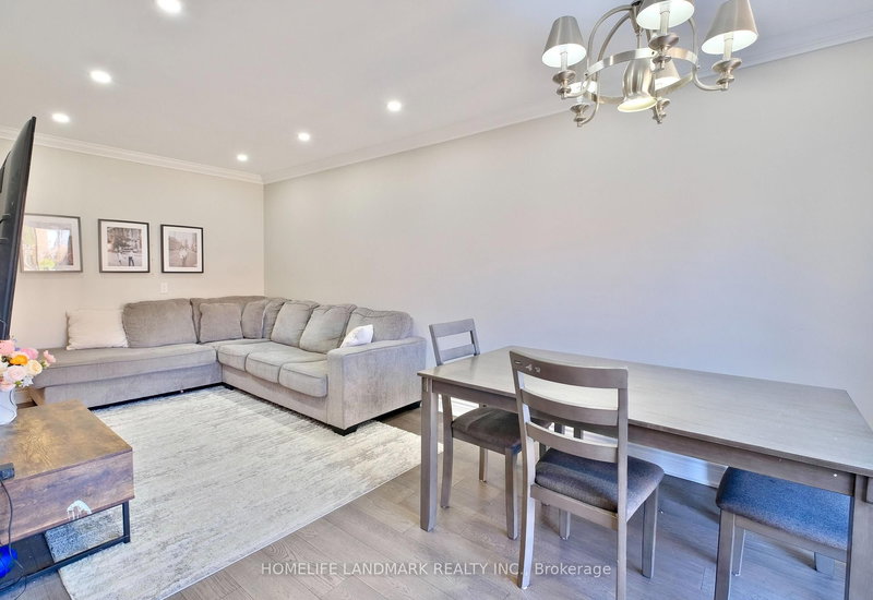 109 Tangmere Cres, Markham, L3R 6Y3 | Image 2