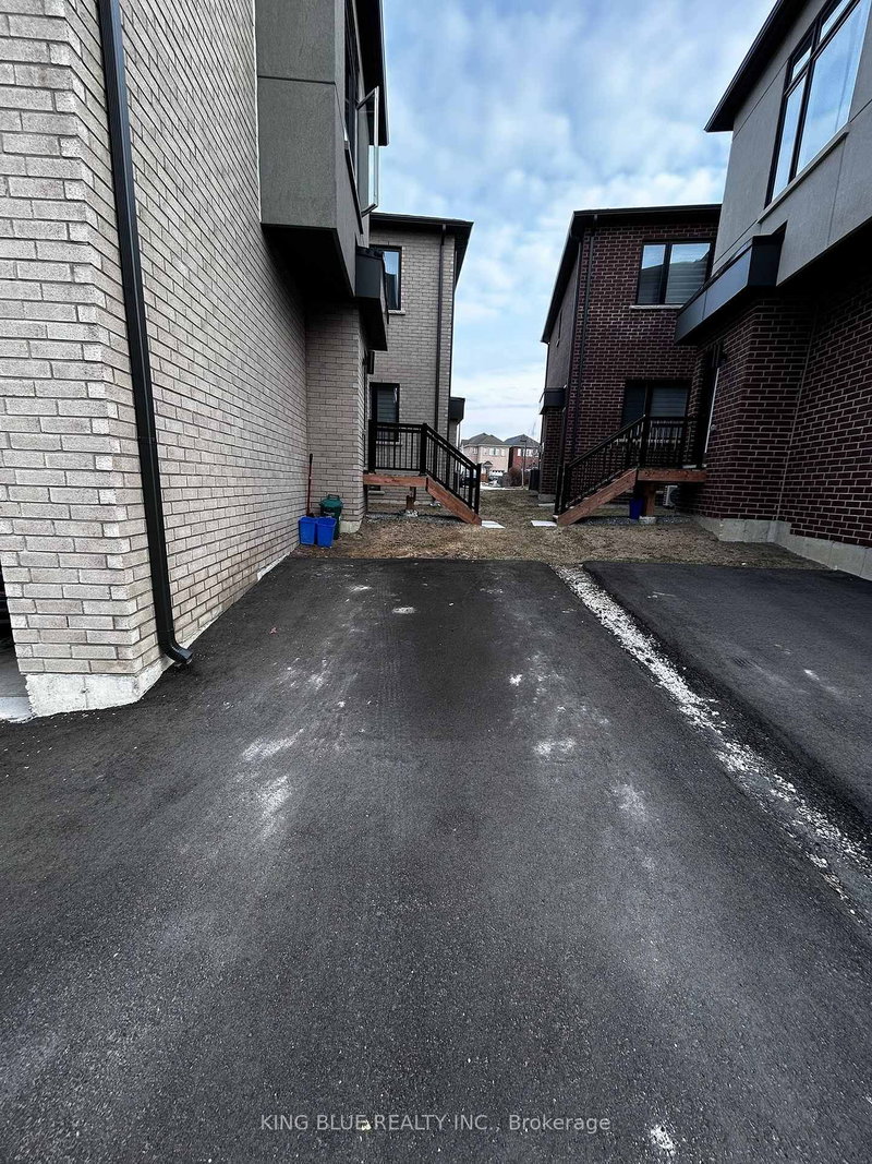 595 Riverlands Ave, Markham, L6B 0V3 | Image 2