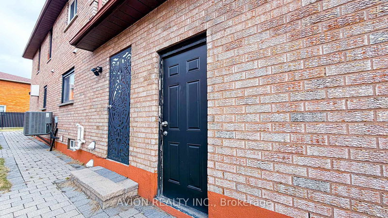 Lower - 2 Bute Crt, Vaughan, L6A 1P3 | Image 2