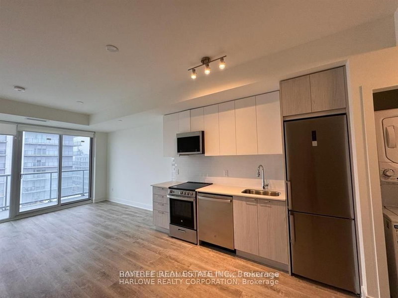 901 - 185 Deerfield Rd, Newmarket, L3Y 0G7 | Image 3