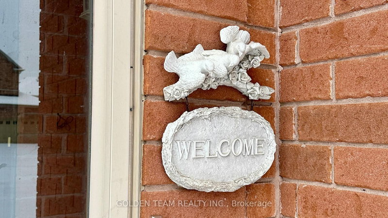 66 Macrill Rd, Markham, L6C 1W7 | Image 3