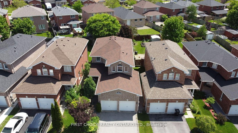 43 Buchanan Dr, New Tecumseth, L9R 0A2 | Image 2