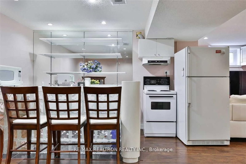 home for lease on Lower-136 Briggs Avenue