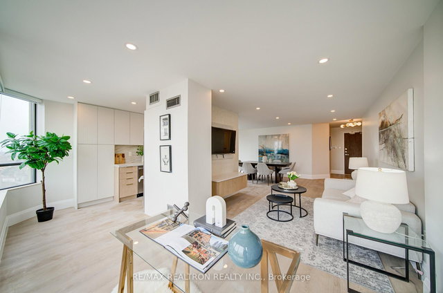 1103 - 7420 Bathurst Street