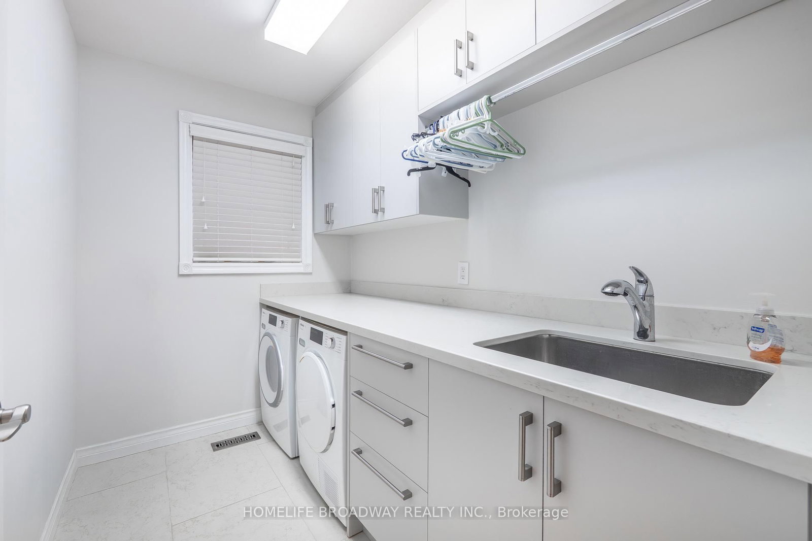 Detached House for sale at 25 Westminster Drive, Richmond Hill, Ontario, L4B 1P4 - Doncrest - MLS: N12934980