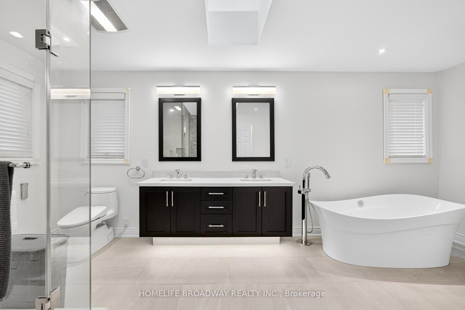 Detached House for sale at 25 Westminster Drive, Richmond Hill, Ontario, L4B 1P4 - Doncrest - MLS: N12934980