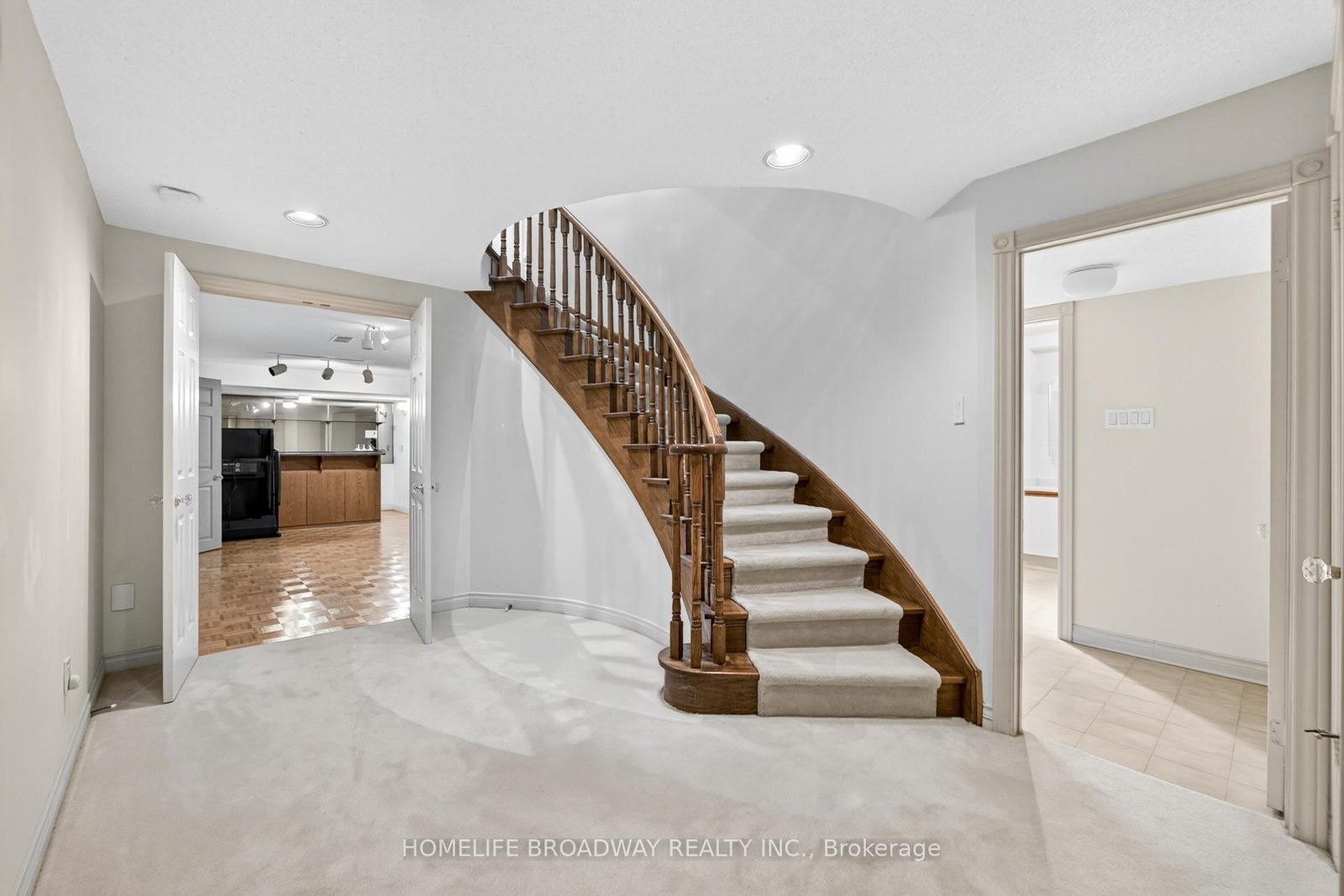 Detached House for sale at 25 Westminster Drive, Richmond Hill, Ontario, L4B 1P4 - Doncrest - MLS: N12934980