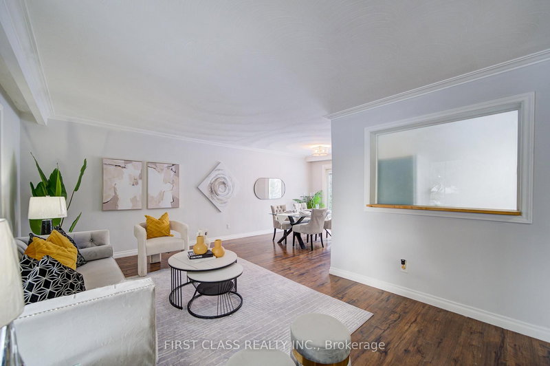 126 Sherwood Forest Dr, Markham, L3P 1R1 | Image 3