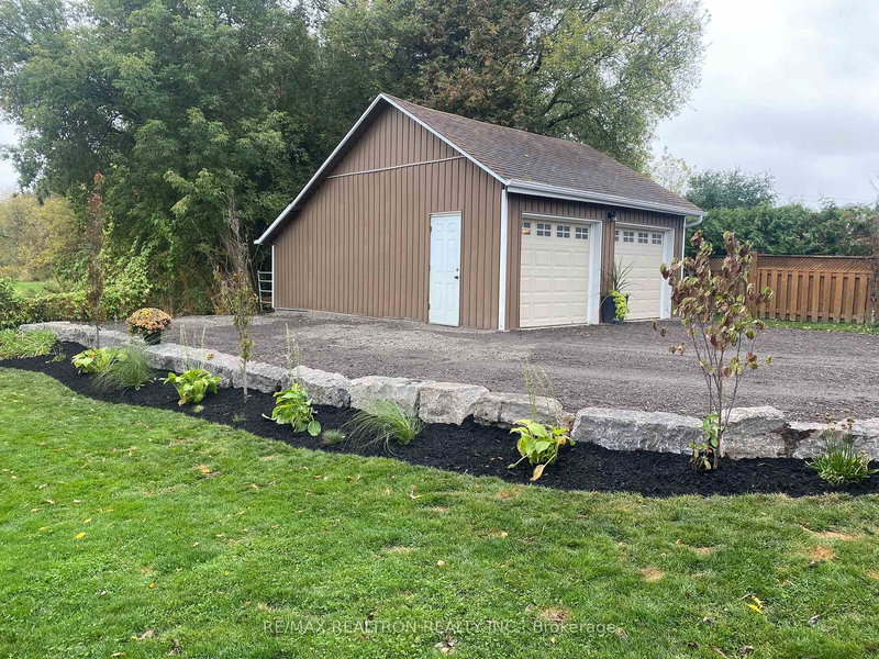 4881 Mount Albert Rd, East Gwillimbury, L0G 1M0 | Image 2