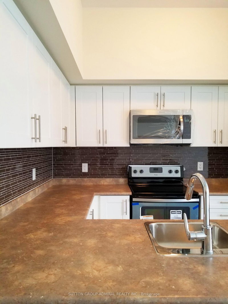 501 - 30 Dunsheath Way, Markham, L6B 0A1 | Image 3