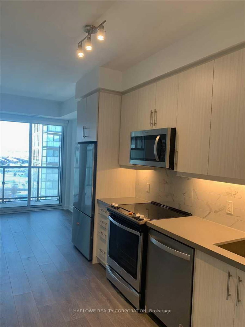 home for lease on 1013-85 Oneida Crescent