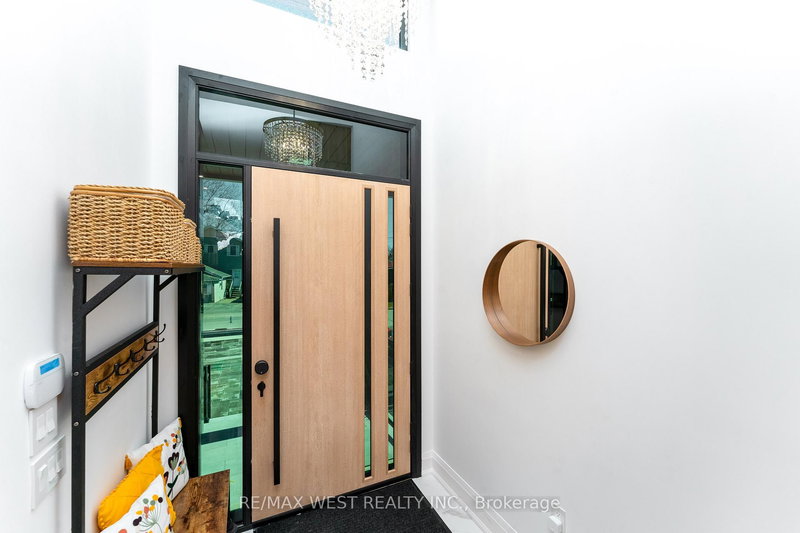 52 Wildwood Ave, Richmond Hill, L4E 3B3 | Image 3