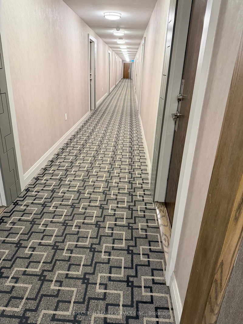 617 - 99 Eagle Rock Way, Vaughan, L6A 1P6 | Image 3