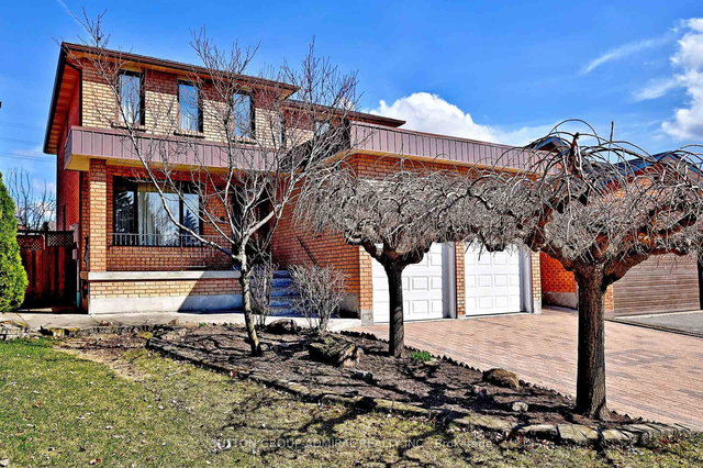 45 Royal Garden Boulevard