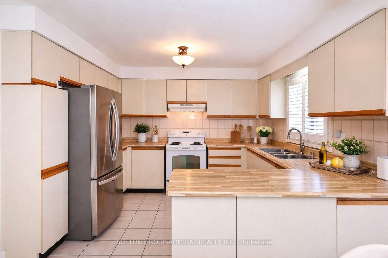 Detached House for sale at 45 Royal Garden Boulevard, Vaughan, Ontario, L4L 7C4 - East Woodbridge - MLS: N12936806