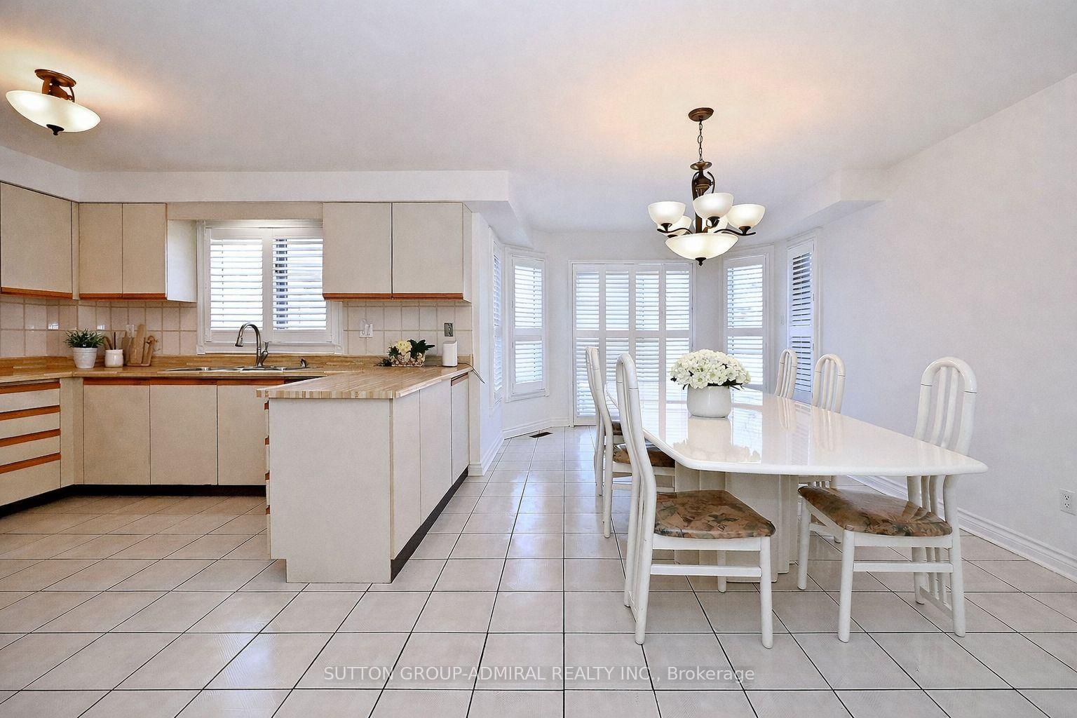 Detached House for sale at 45 Royal Garden Boulevard, Vaughan, Ontario, L4L 7C4 - East Woodbridge - MLS: N12936806