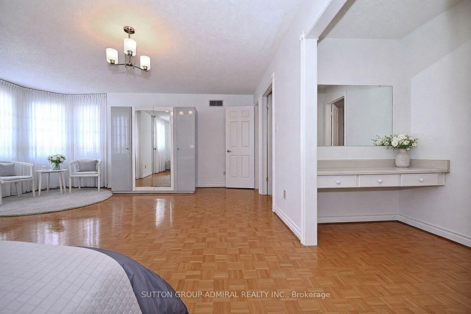 Detached House for sale at 45 Royal Garden Boulevard, Vaughan, Ontario, L4L 7C4 - East Woodbridge - MLS: N12936806