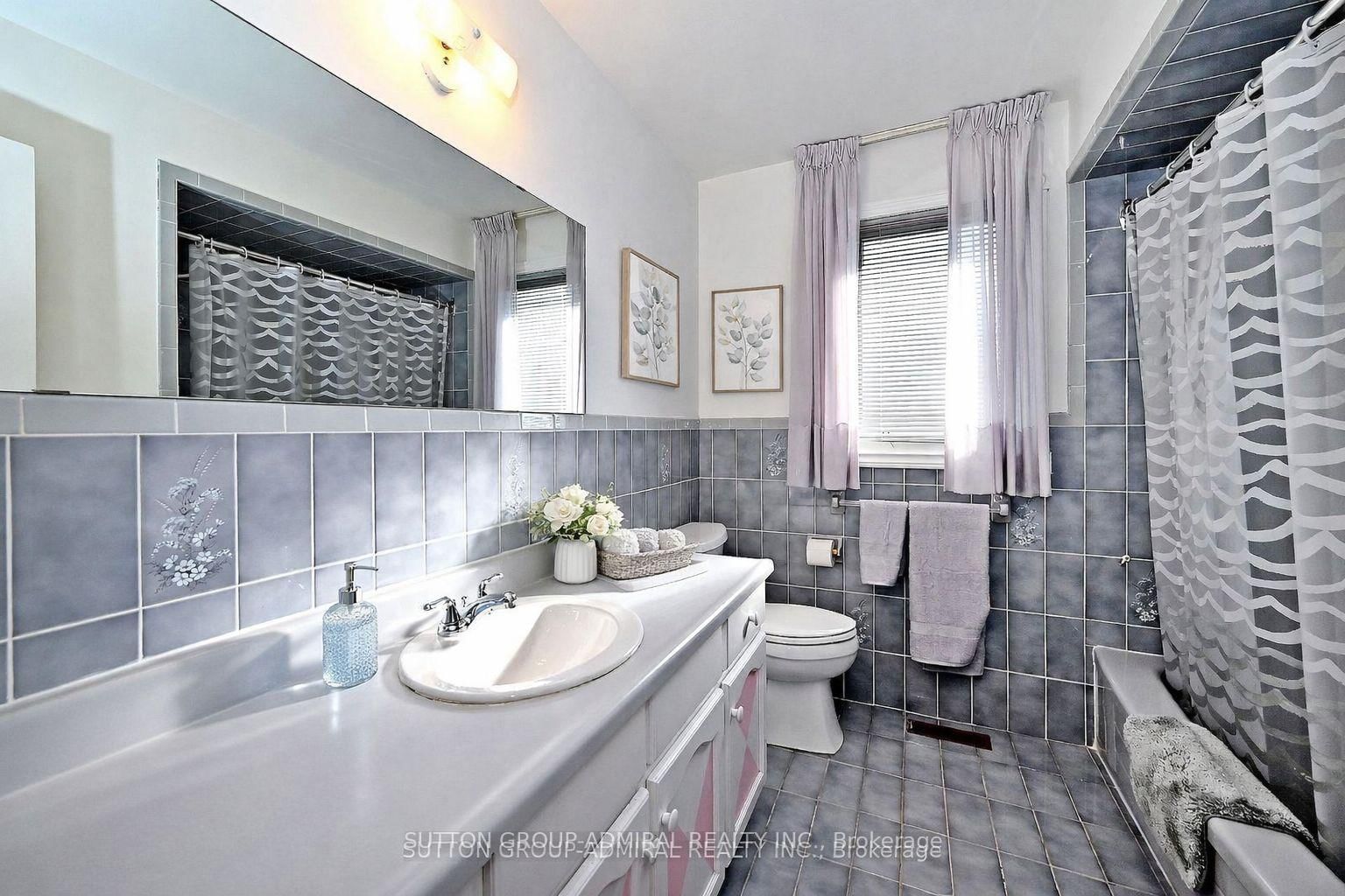 Detached House for sale at 45 Royal Garden Boulevard, Vaughan, Ontario, L4L 7C4 - East Woodbridge - MLS: N12936806