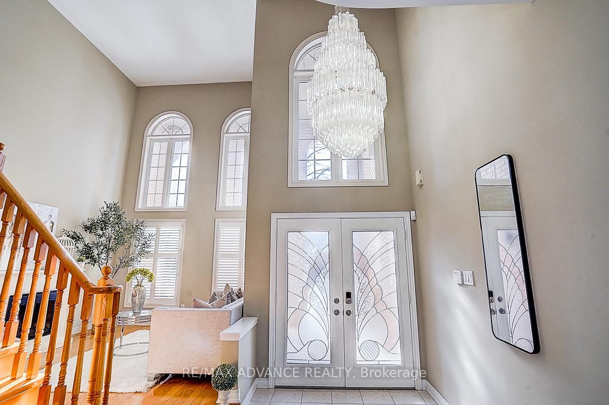 Detached House for sale at 16 St Etienne Drive, Vaughan, Ontario, L4H 2X4 - Vellore Village - MLS: N12937124