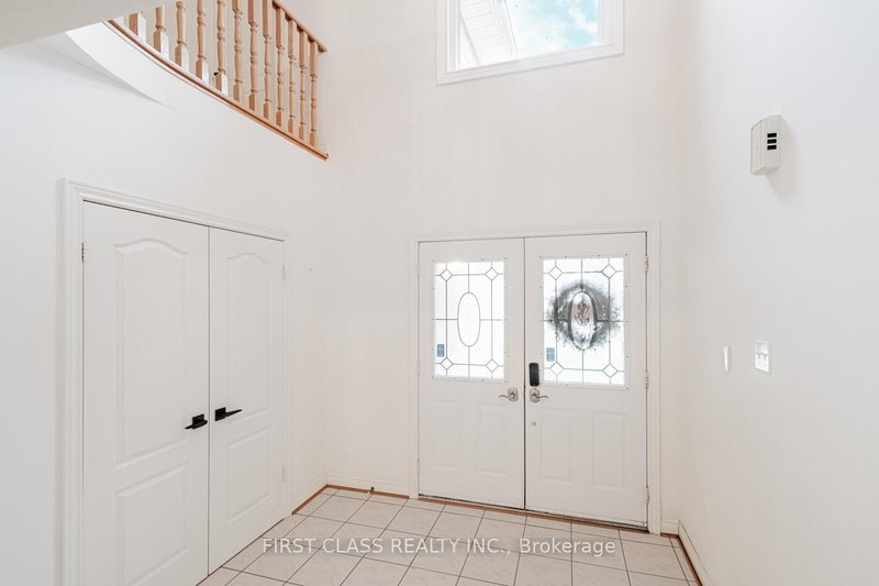 220 Timpson Dr, Aurora, L4G 5M7 | Image 3