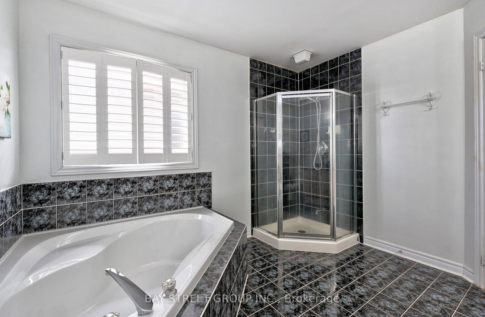 Detached House for sale at 43 English Oak Drive, Richmond Hill, Ontario, L4E 3W2 - Oak Ridges Lake Wilcox - MLS: N12938192