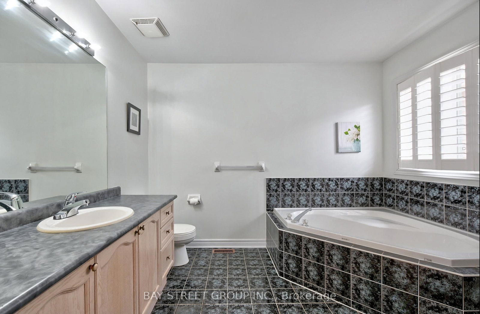 Detached House for sale at 43 English Oak Drive, Richmond Hill, Ontario, L4E 3W2 - Oak Ridges Lake Wilcox - MLS: N12938192