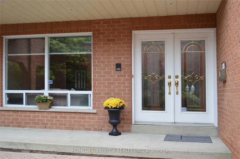 23 Arrowhead Dr, Vaughan, L4L 4A4 | Image 2