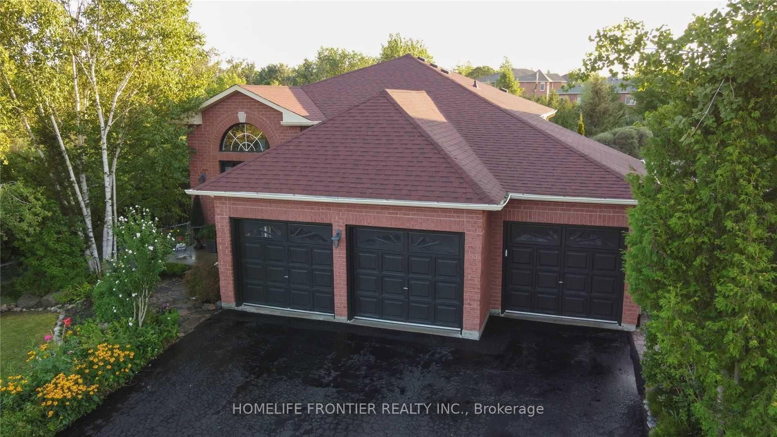 Detached House for sale at 1906 Webster Boulevard, Innisfil, Ontario, L9S 2A6 - Alcona - MLS: N12938434