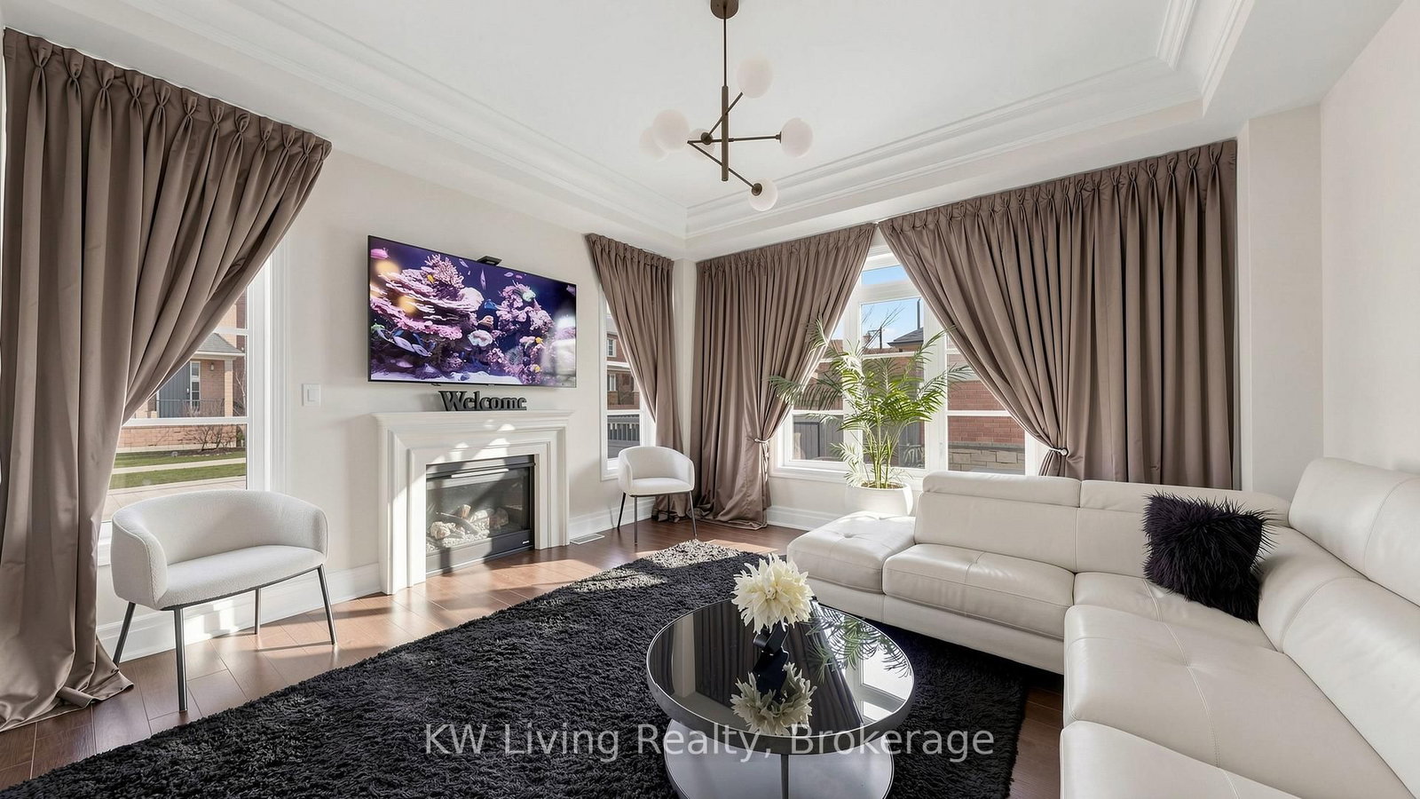 Detached House for sale at 1 Meadowsweet Lane, Richmond Hill, Ontario, L4E 1B8 - Oak Ridges Lake Wilcox - MLS: N12938552