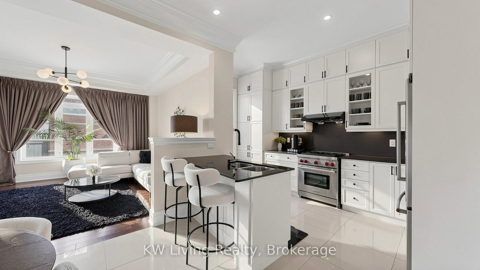 Detached House for sale at 1 Meadowsweet Lane, Richmond Hill, Ontario, L4E 1B8 - Oak Ridges Lake Wilcox - MLS: N12938552