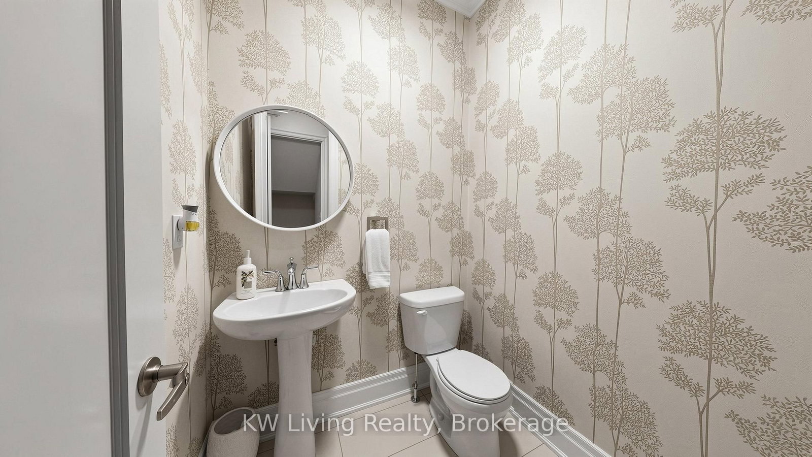 Detached House for sale at 1 Meadowsweet Lane, Richmond Hill, Ontario, L4E 1B8 - Oak Ridges Lake Wilcox - MLS: N12938552