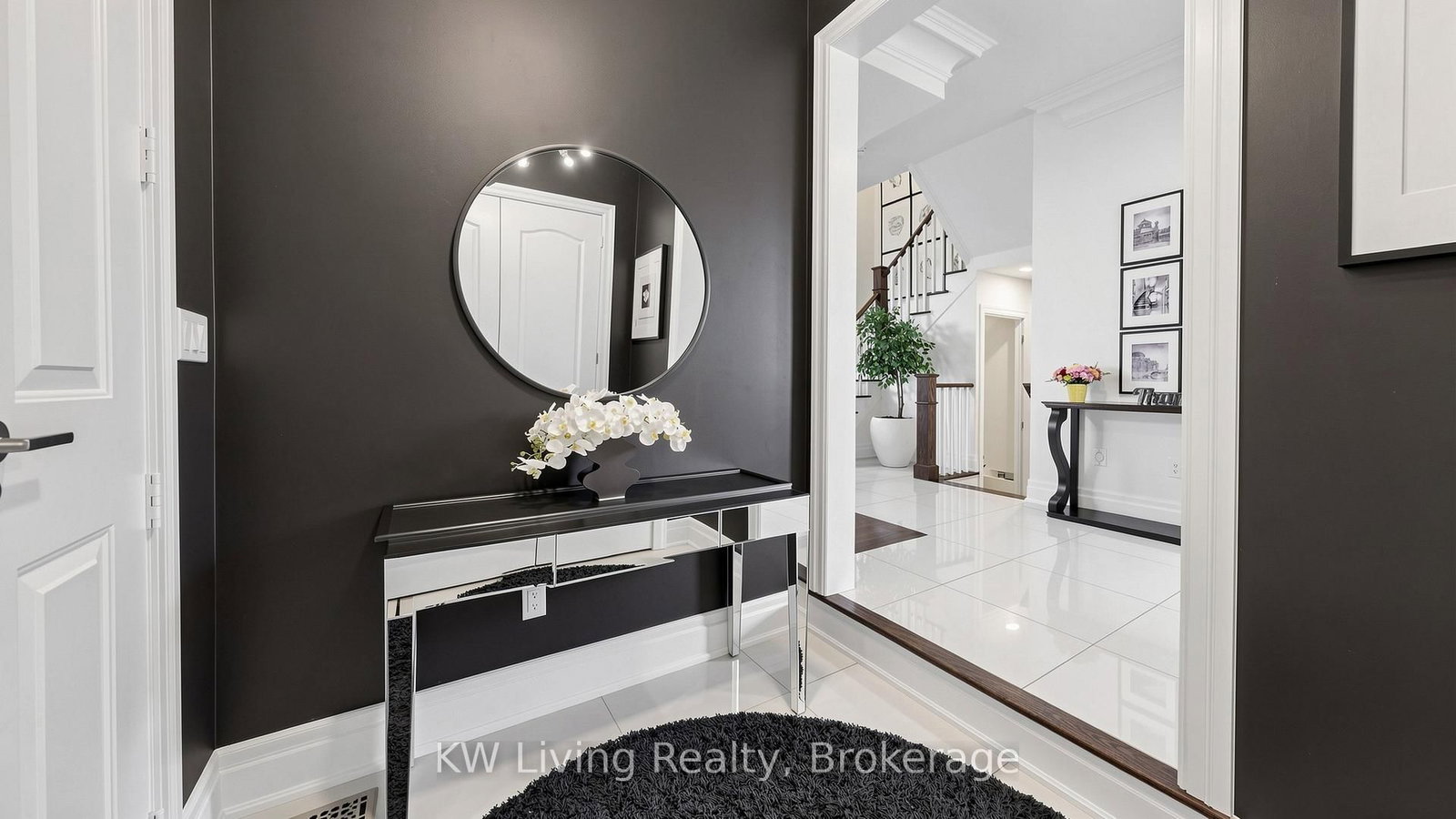 Detached House for sale at 1 Meadowsweet Lane, Richmond Hill, Ontario, L4E 1B8 - Oak Ridges Lake Wilcox - MLS: N12938552