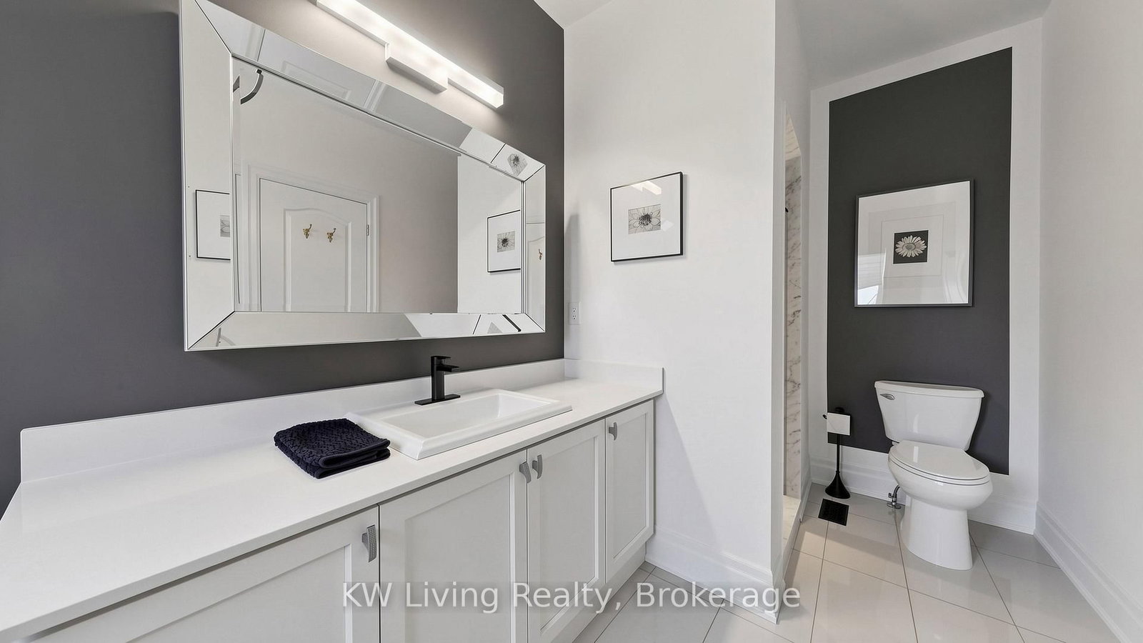 Detached House for sale at 1 Meadowsweet Lane, Richmond Hill, Ontario, L4E 1B8 - Oak Ridges Lake Wilcox - MLS: N12938552