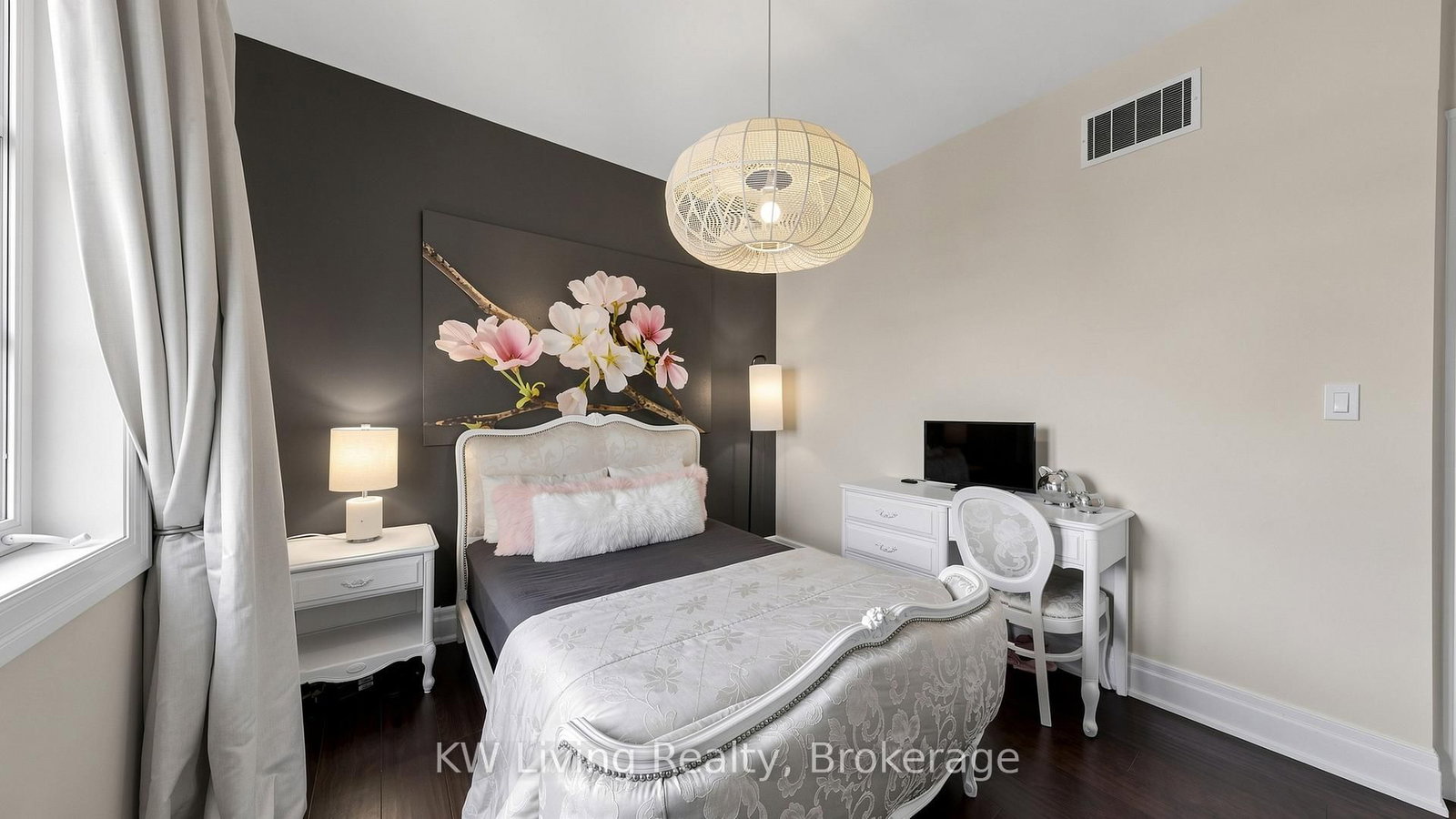 Detached House for sale at 1 Meadowsweet Lane, Richmond Hill, Ontario, L4E 1B8 - Oak Ridges Lake Wilcox - MLS: N12938552