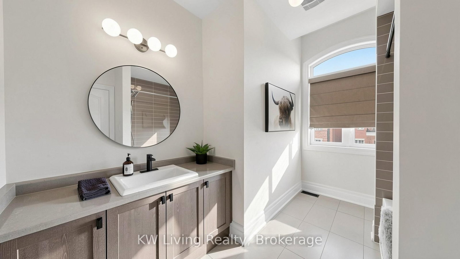 Detached House for sale at 1 Meadowsweet Lane, Richmond Hill, Ontario, L4E 1B8 - Oak Ridges Lake Wilcox - MLS: N12938552